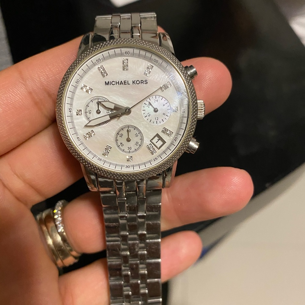 Michael Kors -PRELOVED stainless steel/diamond